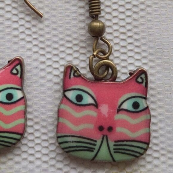 Highly Enameled CAT Dangling Earrings - Picture 3 of 4